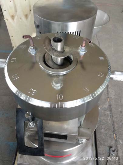 Grinding plate of the colloid mill