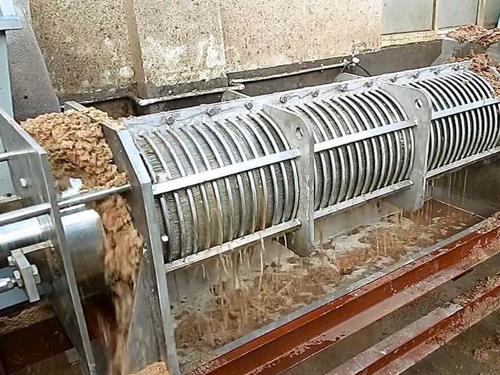 Sawdust dewatering processing